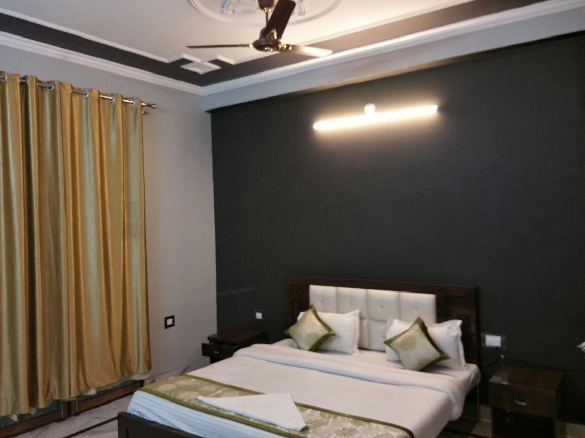 Surabhi Garden Inn Lucknow Exteriör bild