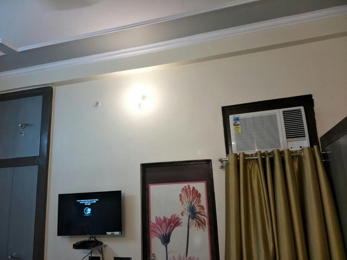 Surabhi Garden Inn Lucknow Exteriör bild